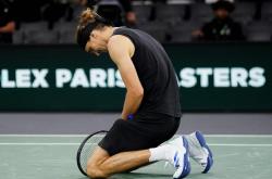 开云下载-包含意大利网球队逆转法国网球队，兹维列夫制霸全场的词条