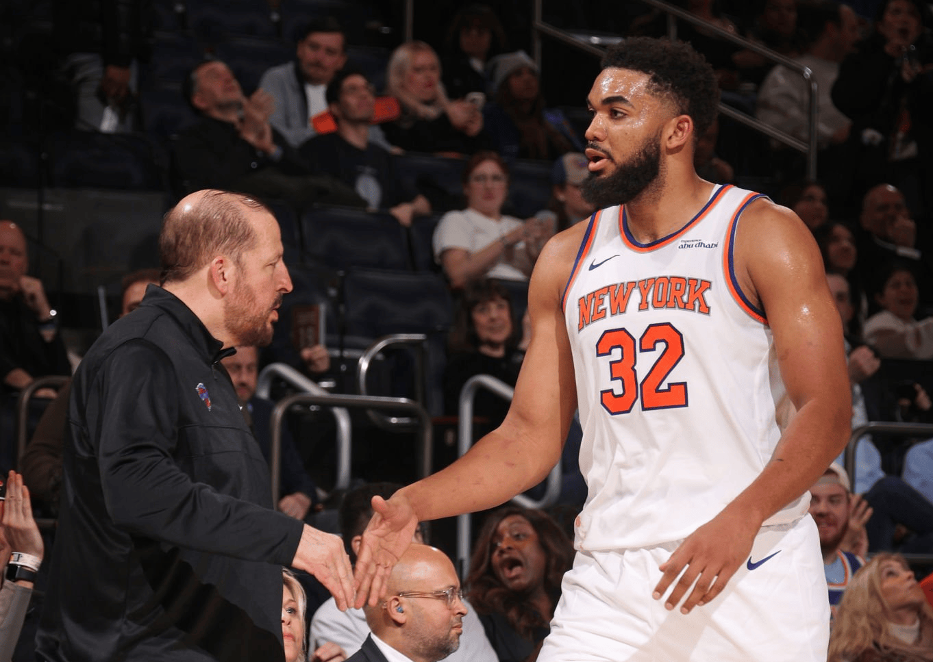 活塞队晋级季后赛机会渺茫，球队士气低迷的简单介绍