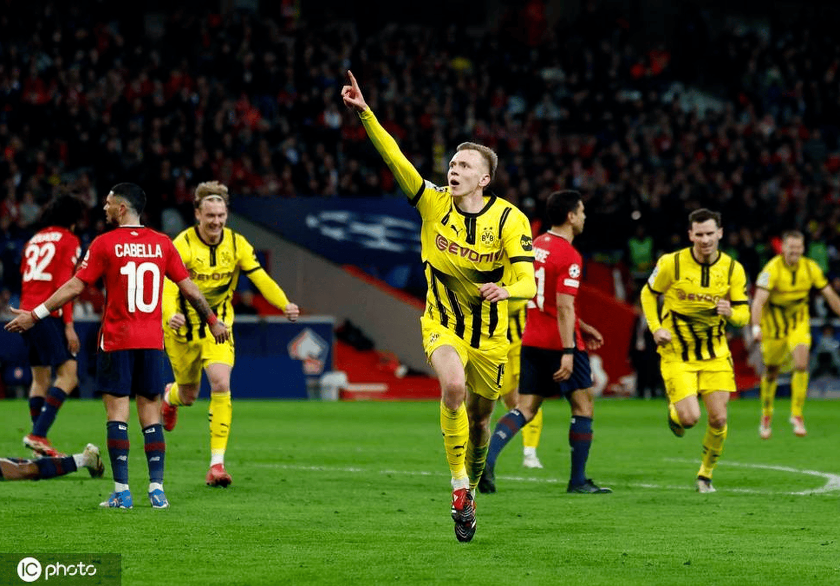 包含里尔球队在主场大获胜利，实力超群的词条