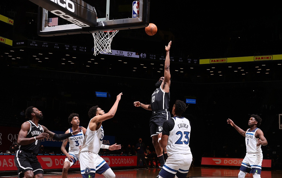 包含菲律宾男篮血洗篮网B队，莫里斯打破历史纪录的词条